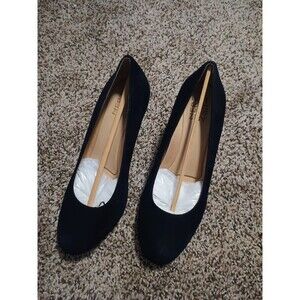 Naturalizer Closed Toed Black Velvet High Heels For Women Size 7